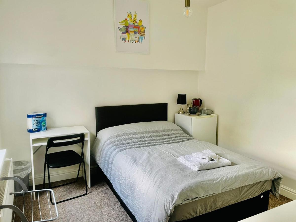 Hostel 305 High Town Road Luton  Exteriér fotografie