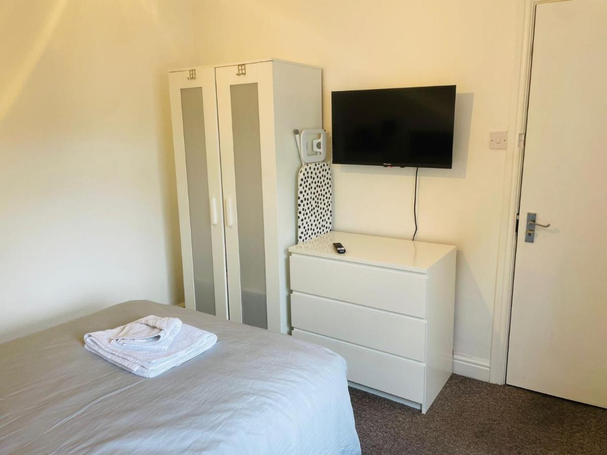 Hostel 305 High Town Road Luton  Exteriér fotografie
